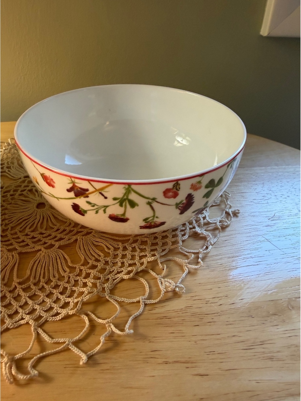 Mikasa Wildflower Garden Red Bone China Serving Bowls - Set of 2 - Picture 7 of 9